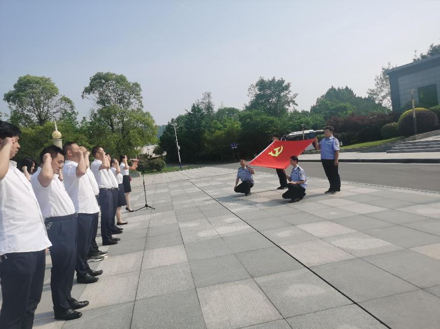 走進(jìn)廉政教育基地，以案為鑒警鐘長(zhǎng)鳴
